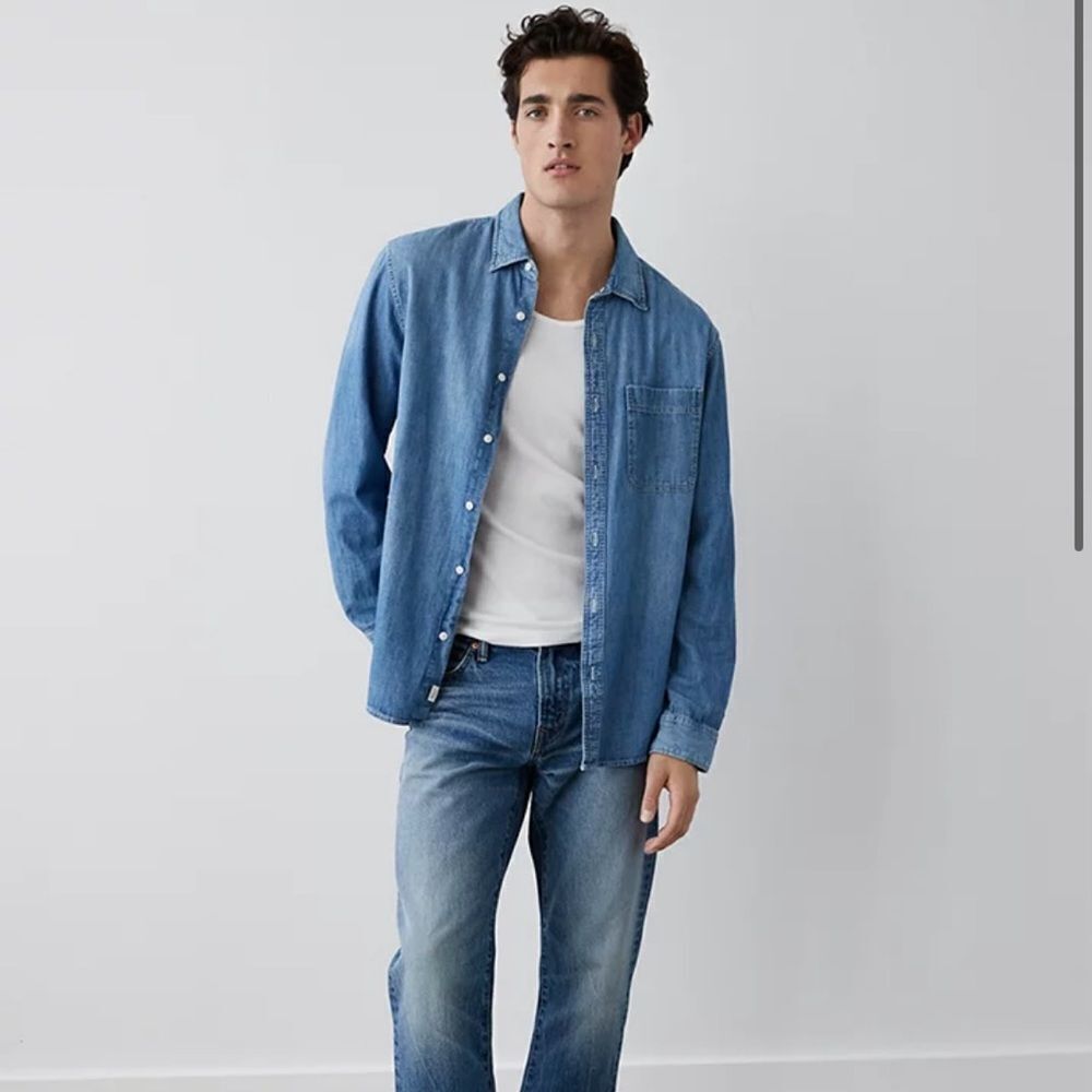 American Eagle Button Down Shirt Men’s Blue Denim Small Cotton
